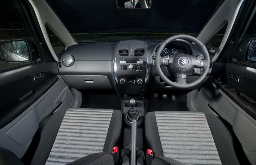  Suzuki SX4-A X-Over 2011 года  (фото 3 из 14)